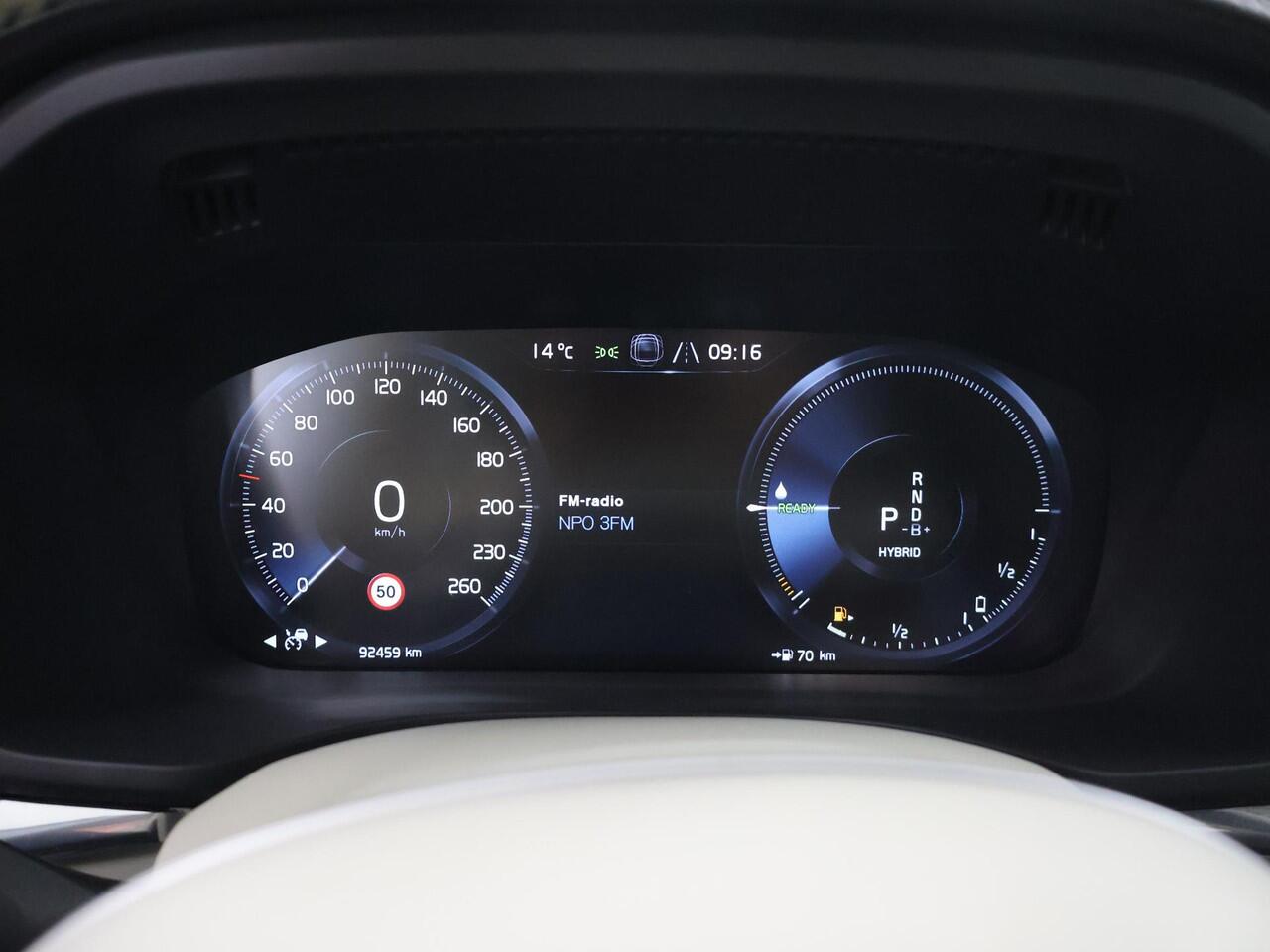 Volvo XC60 2.0 Recharge T6 AWD Inscription | Elektr. Trekhaak | Panoramadak | Luchtvering | Harman / Kardon | 360° Camera | Head-Up |