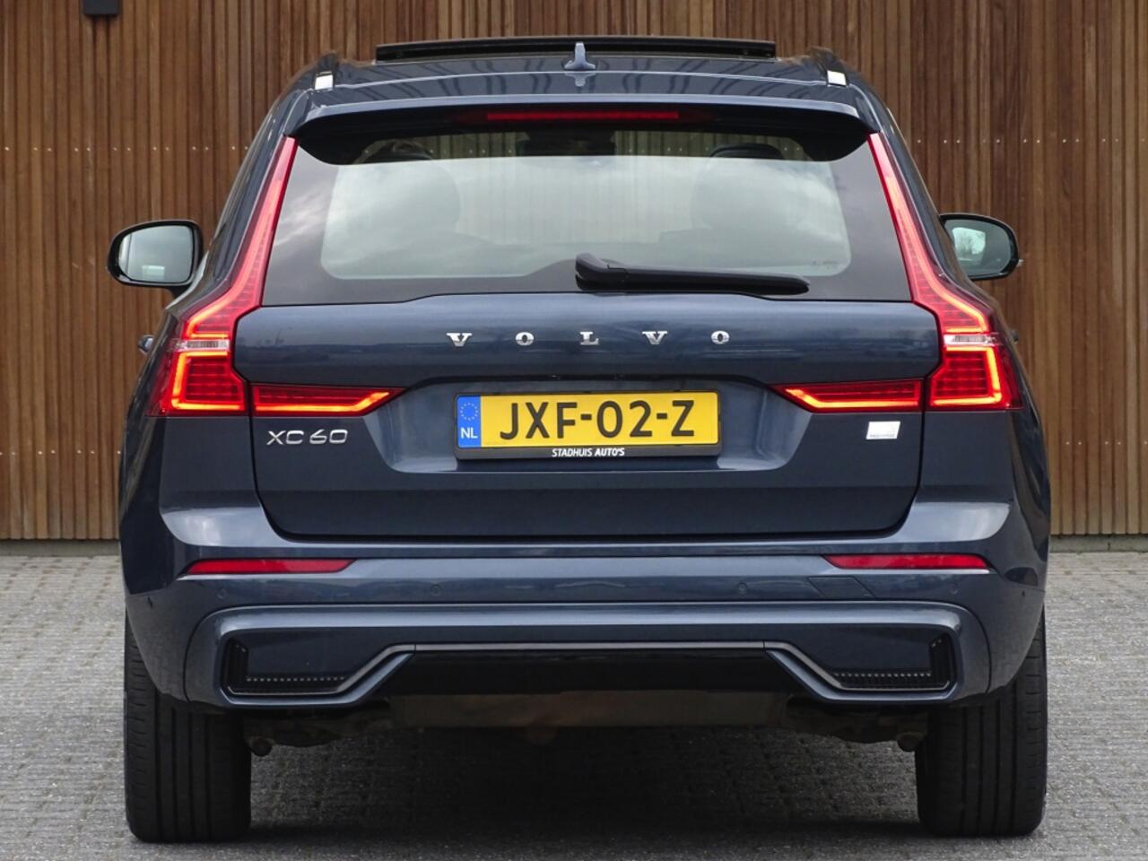 Volvo XC60 T6 Recharge 350PK automaat / R-Design / LED