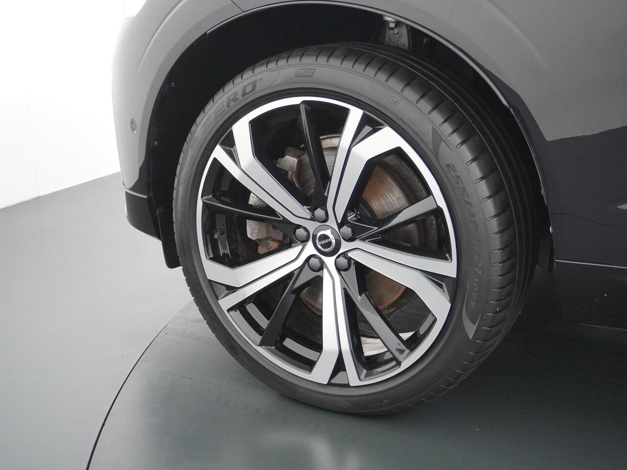 Volvo XC60 2.0 T6 Plug-in hybrid AWD Ultimate Dark LongRange/Panodak/21Inch/360/Trekhaak etc.