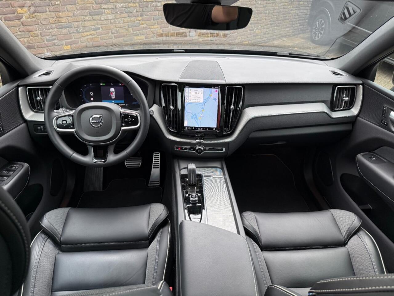 Volvo XC60 2.0 T6 R DESIGN RECHARGE Long Range Panodak ACC 21 Inch