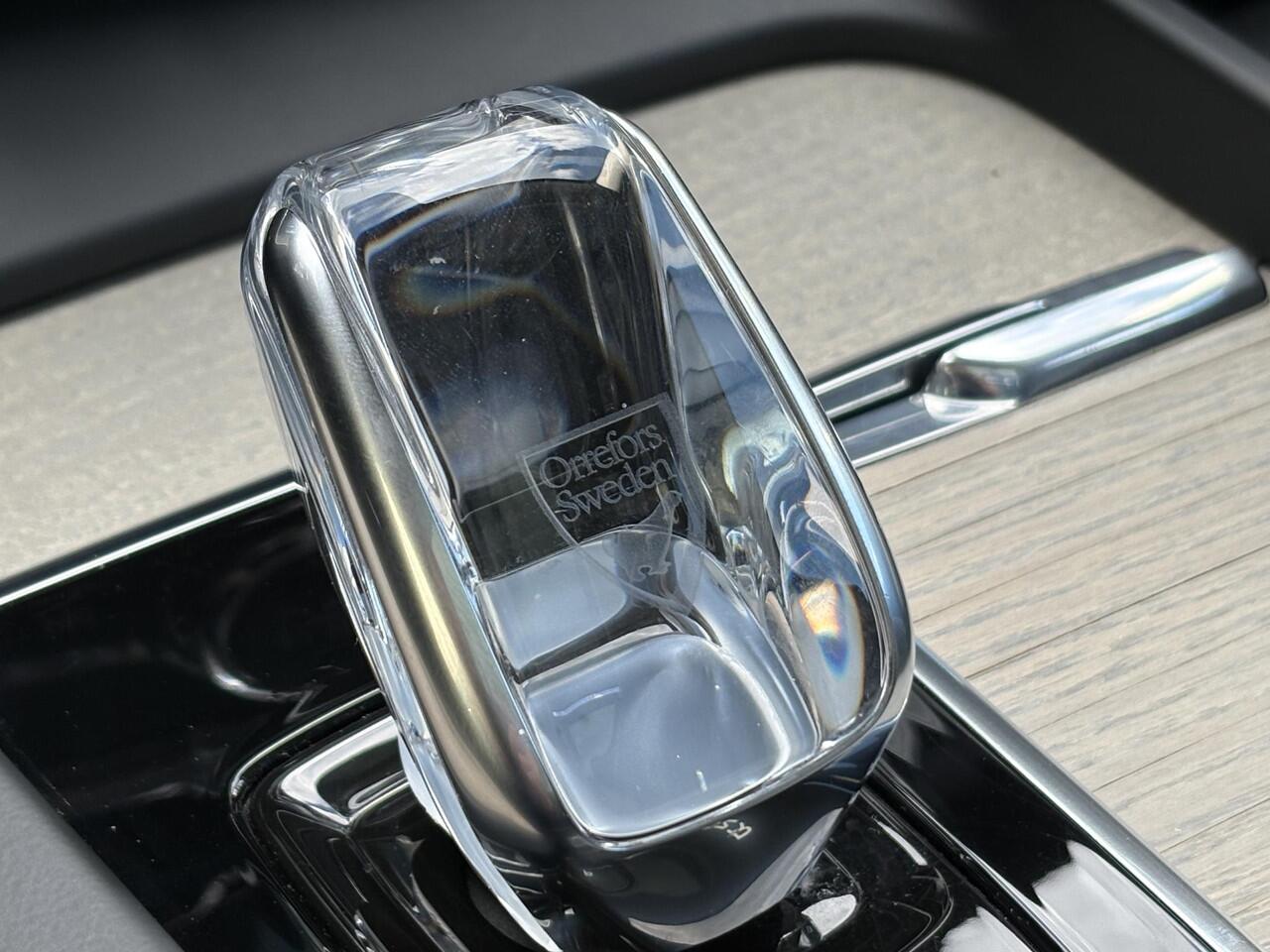 Volvo XC60 2.0 T6 Plug-in hybrid AWD Inscription | Long Range | Trekhaak | Bowers & Wilkins | HUD | Adaptieve Cruise controle | Camera | Stoel + Stuur + A-Bank Verwarmd | Standkachel | Adaptieve cruise control |