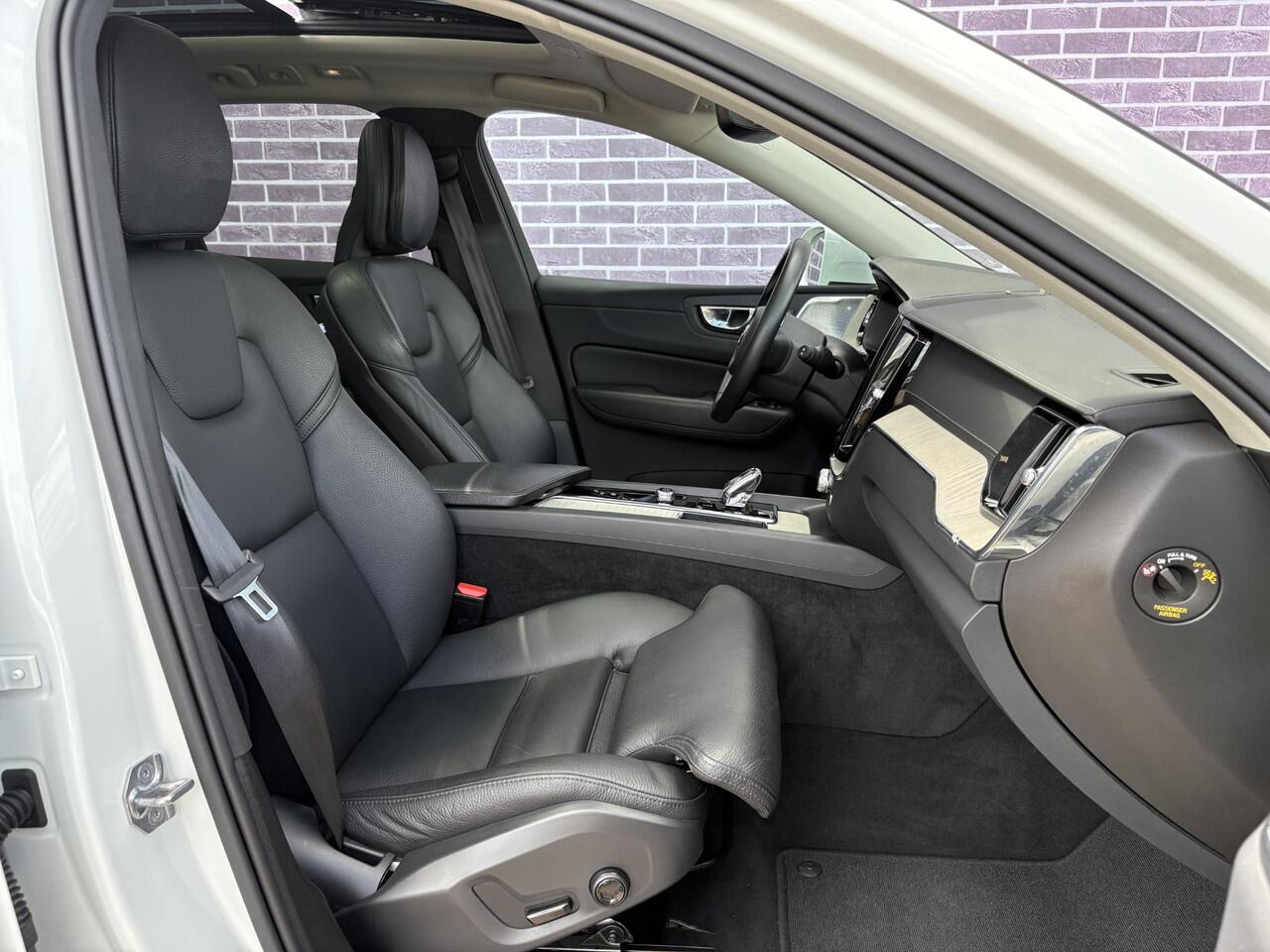 Volvo XC60 2.0 T6 Plug-in hybrid AWD Inscription | Long Range | Trekhaak | Bowers & Wilkins | HUD | Adaptieve Cruise controle | Camera | Stoel + Stuur + A-Bank Verwarmd | Standkachel | Adaptieve cruise control |