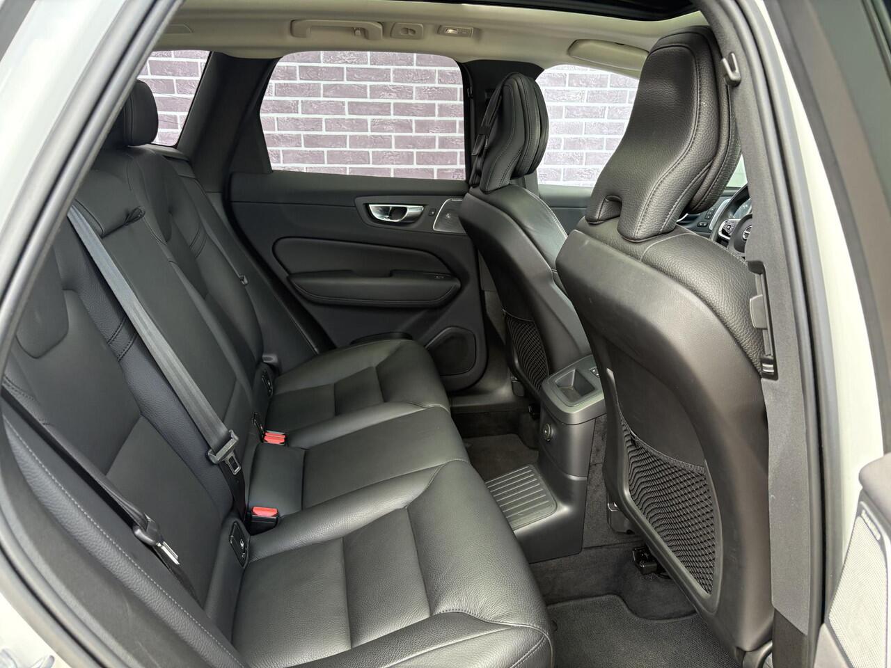 Volvo XC60 2.0 T6 Plug-in hybrid AWD Inscription | Long Range | Trekhaak | Bowers & Wilkins | HUD | Adaptieve Cruise controle | Camera | Stoel + Stuur + A-Bank Verwarmd | Standkachel | Adaptieve cruise control |