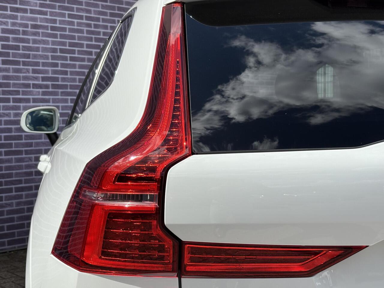 Volvo XC60 2.0 T6 Plug-in hybrid AWD Inscription | Long Range | Trekhaak | Bowers & Wilkins | HUD | Adaptieve Cruise controle | Camera | Stoel + Stuur + A-Bank Verwarmd | Standkachel | Adaptieve cruise control |