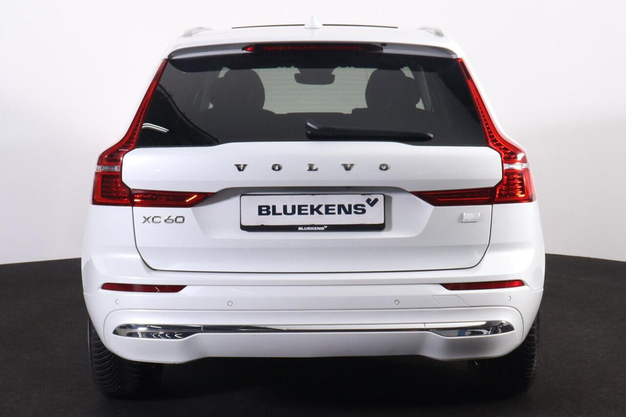 Volvo XC60 T6 Recharge AWD Core Bright - LONG RANGE - Panorama/schuifdak - IntelliSafe Assist & Surround - Adaptieve LED koplampen - Parkeercamera achter - Verwarmde voorstoelen, stuur & achterbank - Draadloze tel. lader - Standkachel - Extra getint glas - 18' LMV