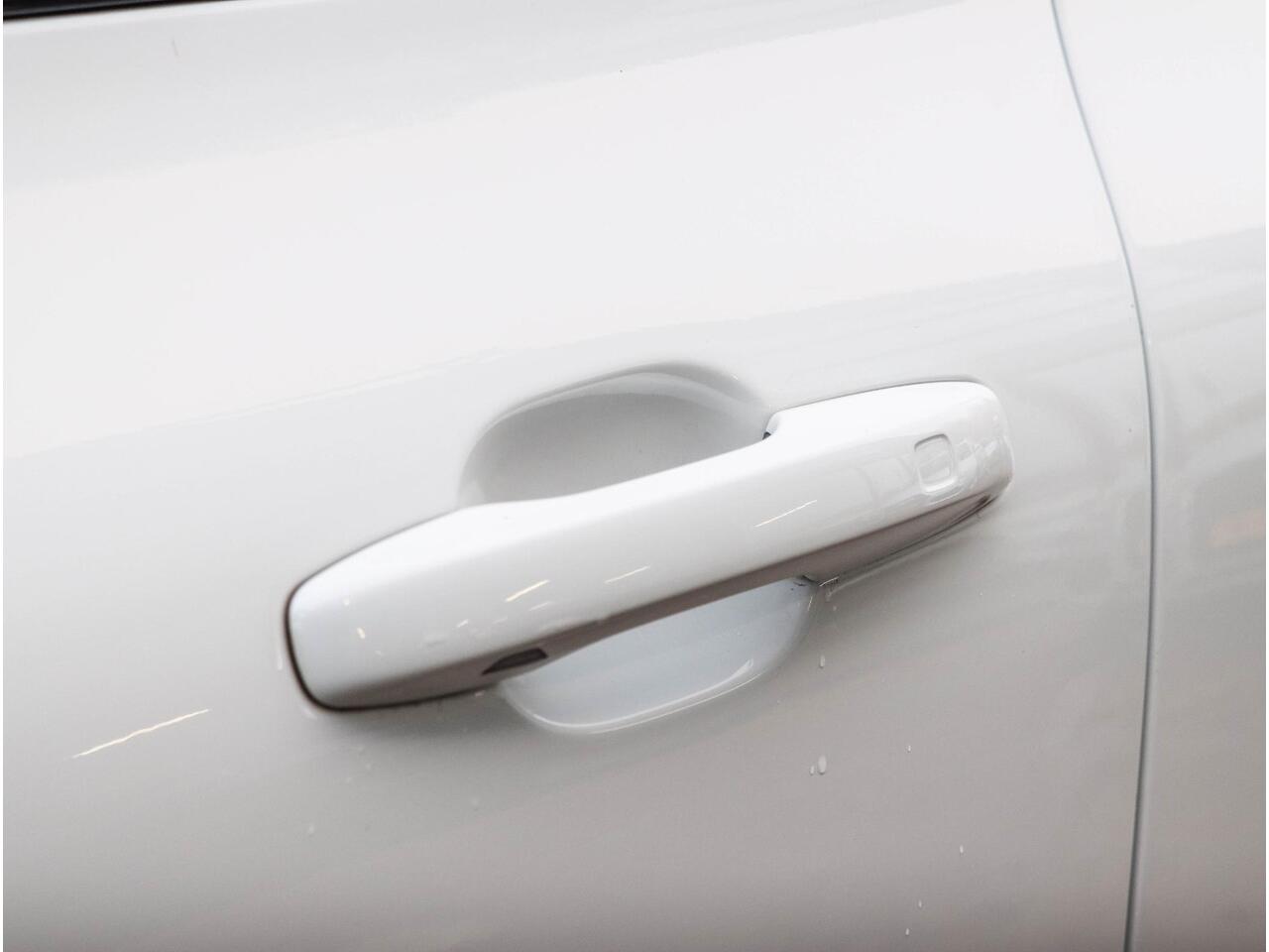 Volvo XC60 T6 Recharge AWD R-Design Leder Pano BLIS Harman Kardon