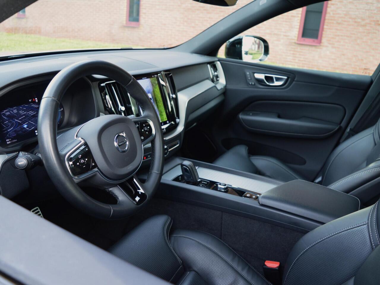 Volvo XC60 2.0 T6 Recharge AWD R-Design