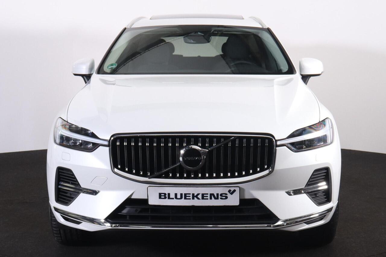 Volvo XC60 T6 Recharge AWD Core Bright - Panorama/schuifdak - IntelliSafe Assist - Harman/Kardon audio - Adaptieve LED koplampen - Parkeercamera achter - Verwarmde voorstoelen & stuur - Parkeersensoren voor & achter - Draadloze tel. lader - Extra getint glas - Elekt