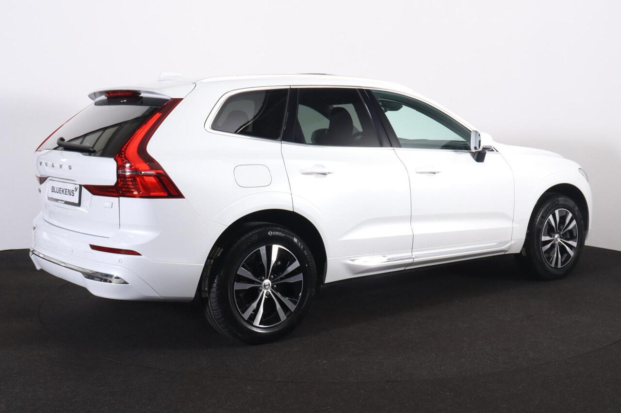 Volvo XC60 T6 Recharge AWD Core Bright - Panorama/schuifdak - IntelliSafe Assist - Harman/Kardon audio - Adaptieve LED koplampen - Parkeercamera achter - Verwarmde voorstoelen & stuur - Parkeersensoren voor & achter - Draadloze tel. lader - Extra getint glas - Elekt