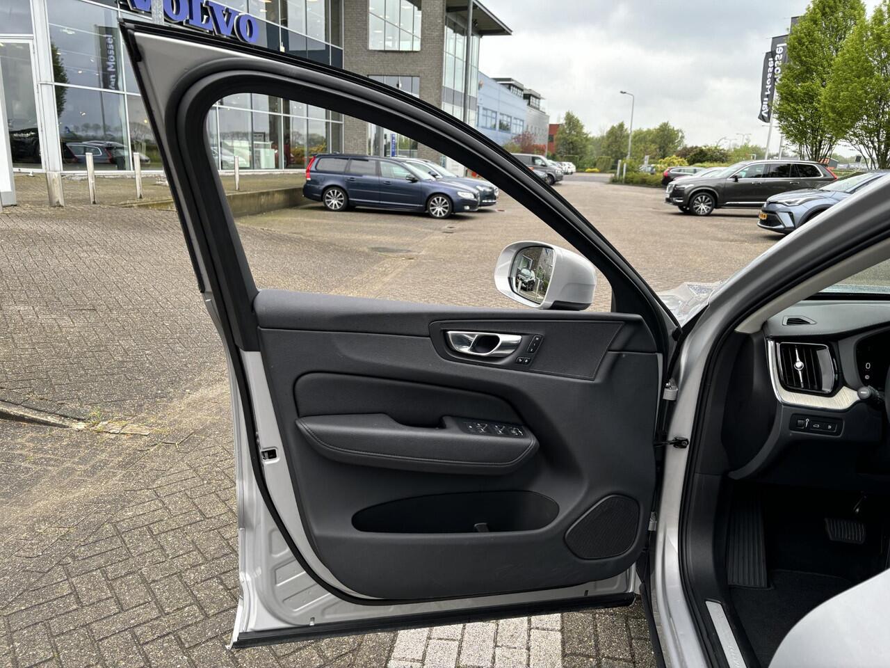 Volvo XC60 T6 Long Range Plug-in hybrid AWD Inscription | Memorystoelen | Schuif-/kanteldak| Park Camera | Keyless Entry