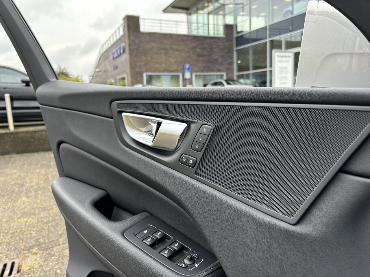 Volvo XC60 T6 Long Range Plug-in hybrid AWD Inscription | Memorystoelen | Schuif-/kanteldak| Park Camera | Keyless Entry