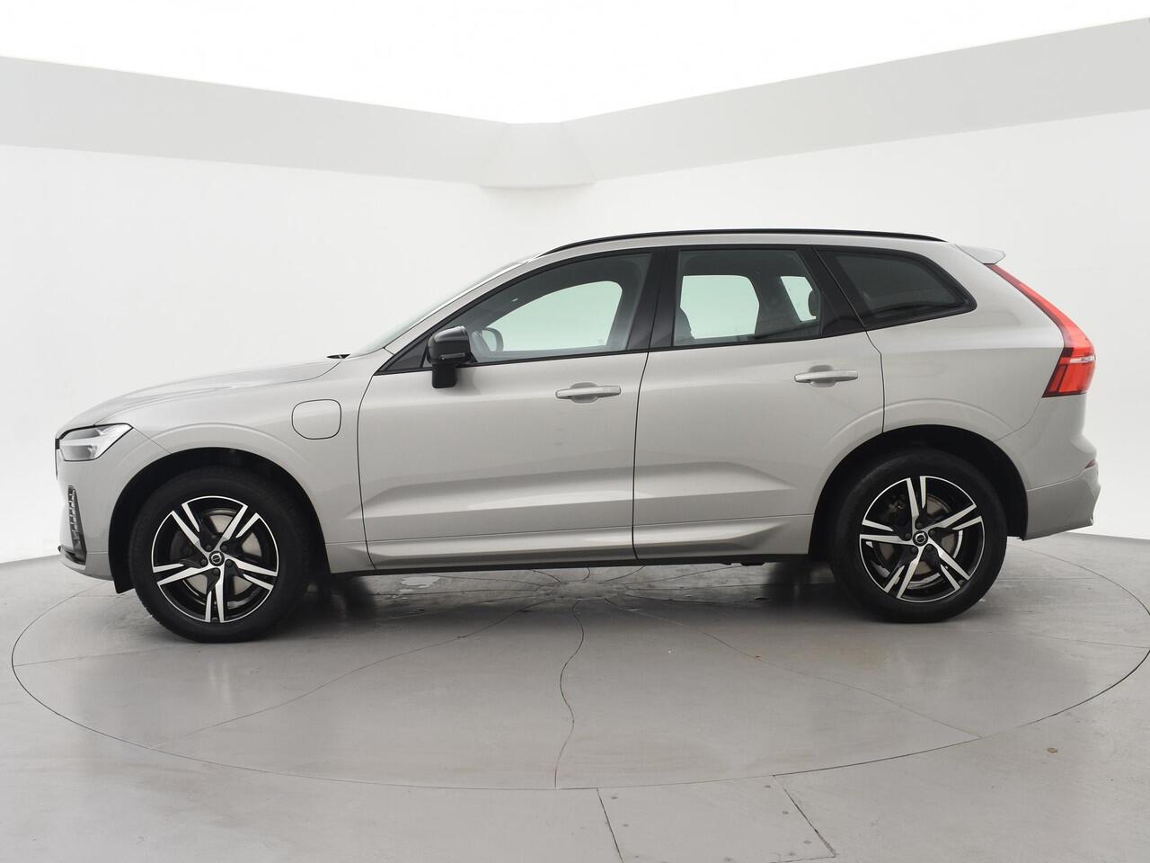 Volvo XC60 2.0 T6 PHEV 340 PK R-DESIGN + PANORAMA | STUUR/STOELVERW. | ADAPTIVE CRUISE