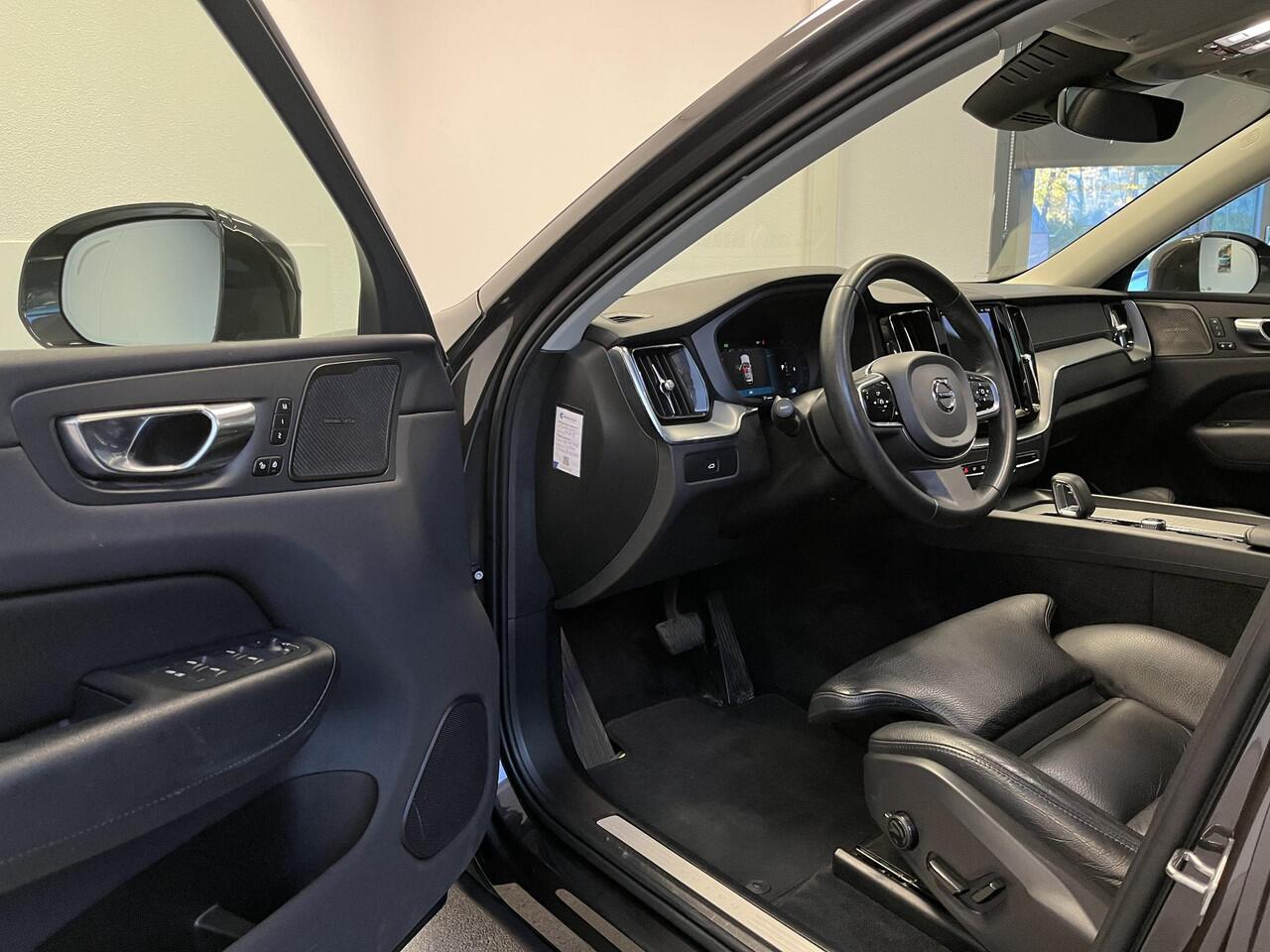 Volvo XC60 B4 Ultimate Bright | PANO | TREKHAAK | 360º CAMERA | HEAD-UP |