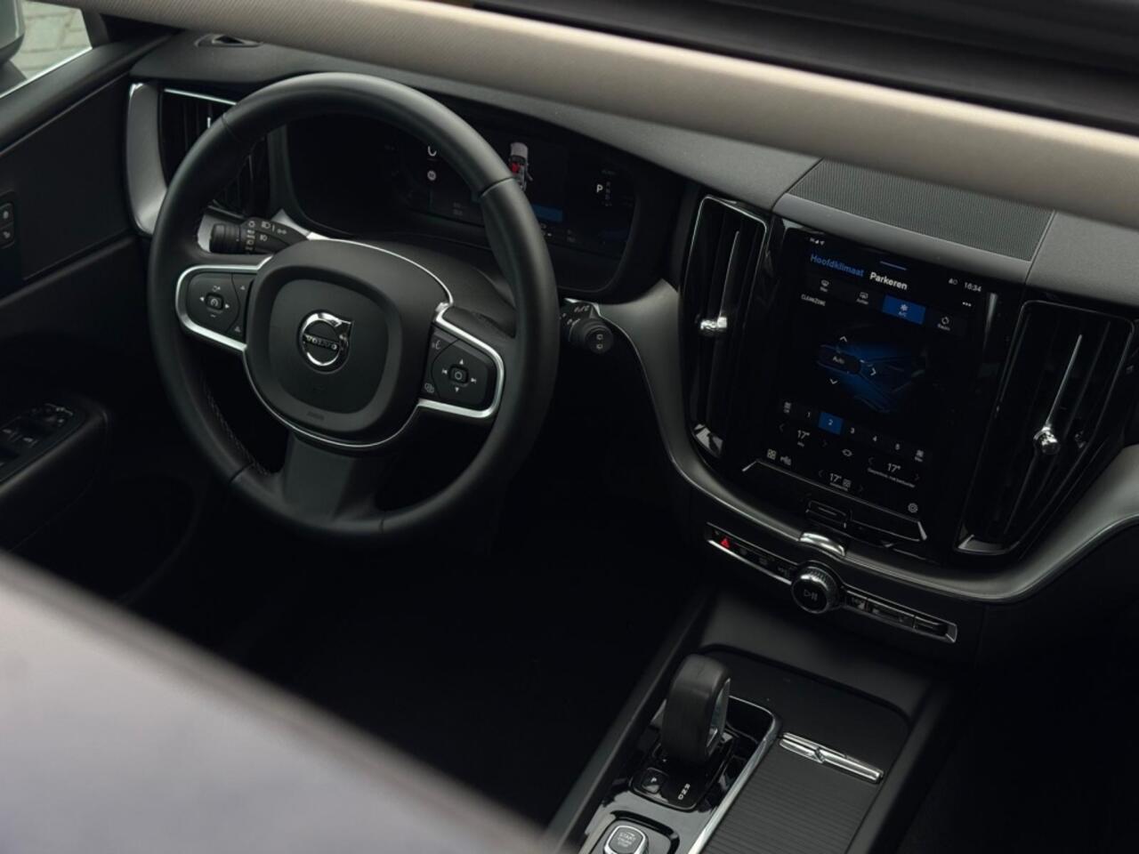 Volvo XC60 2.0 T6 AWD Inscr.Exp FULL PANO NAVI LEDER LED PDC