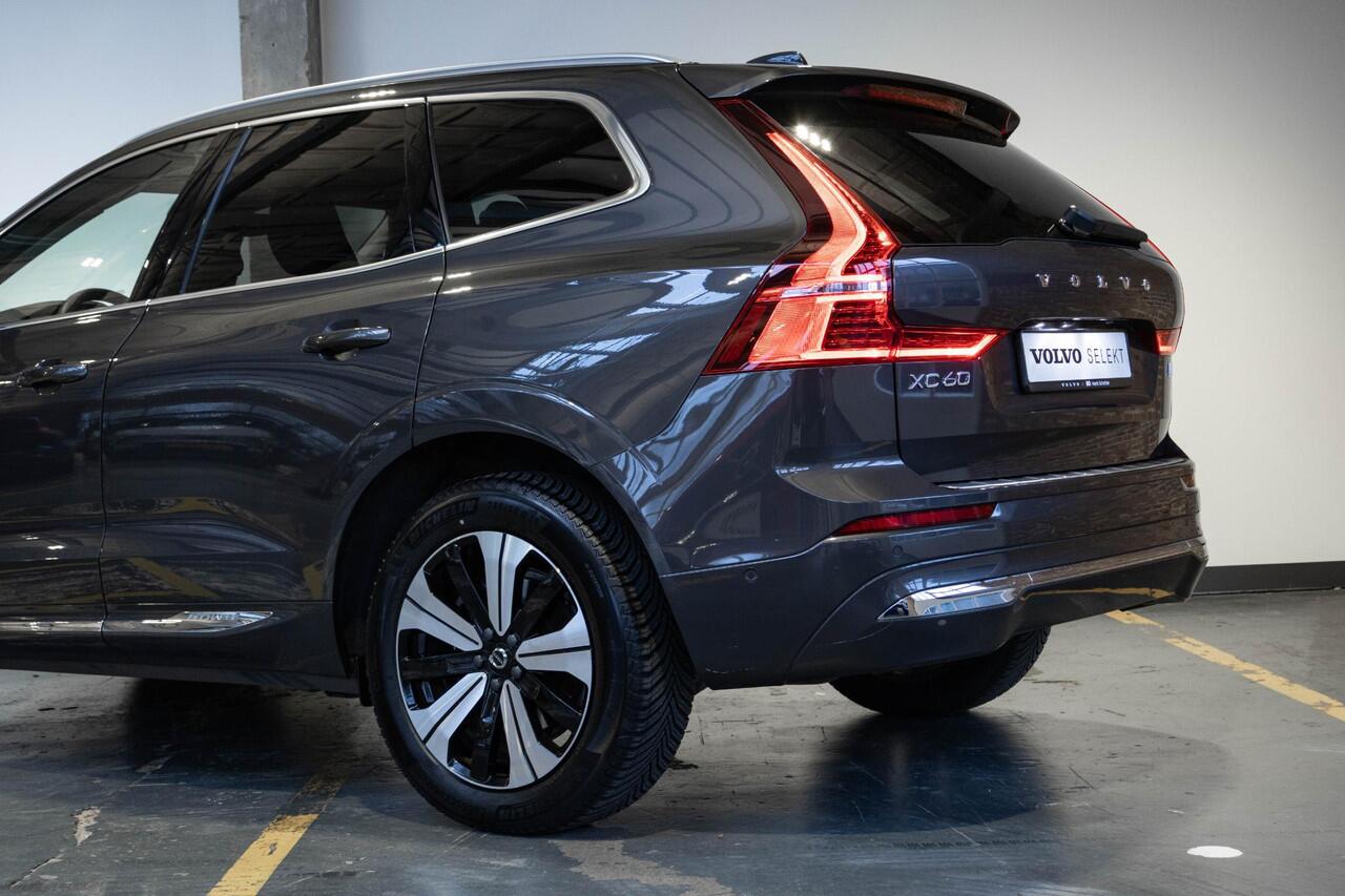 Volvo XC60 T8 Plug-in hybrid AWD Plus Bright | 1ste Eigenaar | Adaptive Cruise Control | Semi-Electrische wegklapbare trekhaak | 360° Parkeercamera | BLIS | Harman Kardon Premium Audio | Parkeerverwarming | Dealeronderhouden