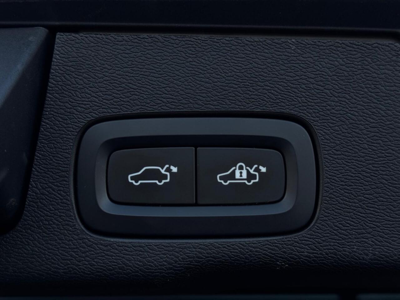 Volvo XC60 2.0 T6 AWD Inscript. FULL PANO NAVI CLIMATE SPORTVELGEN