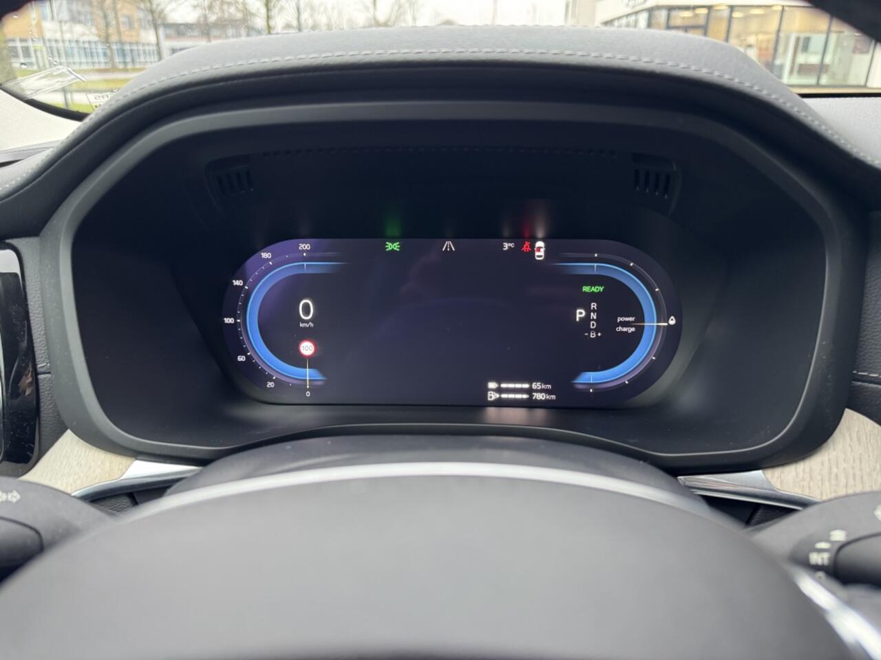 Volvo XC60 2.0 T6 AWD Core Bright 390PK | Long Range Recharge | Panoramadak