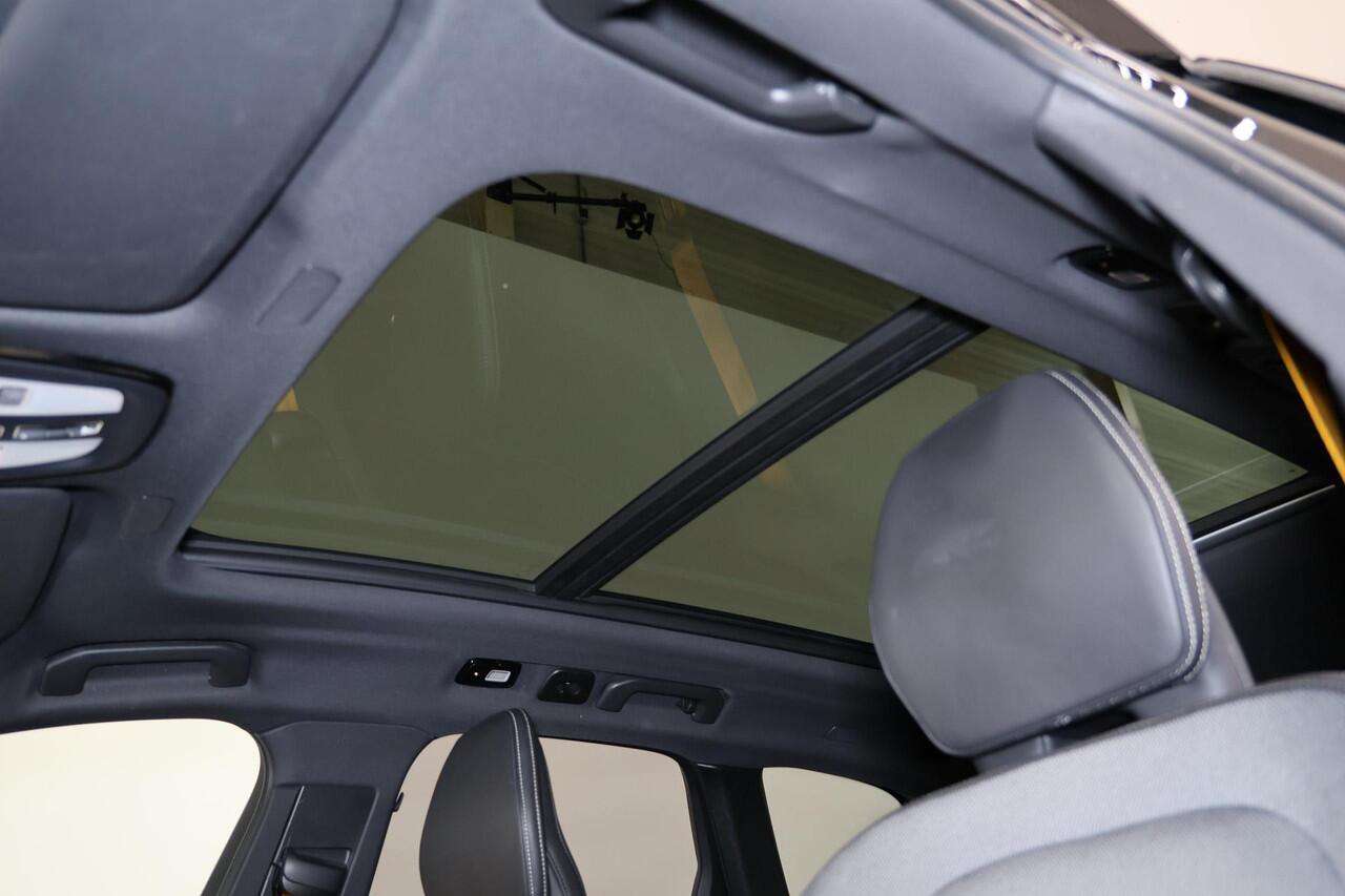 Volvo XC60 T8 Recharge AWD Polestar Engineered - Panorama/schuifdak - IntelliSafe Assist & Surround - 360º Camera - Bowers & Wilkins audio - Adaptieve LED koplampen - Verwarmde voorstoelen, stuur & achterbank - Parkeersensoren voor & achter - Elektr. bedienb. voorst