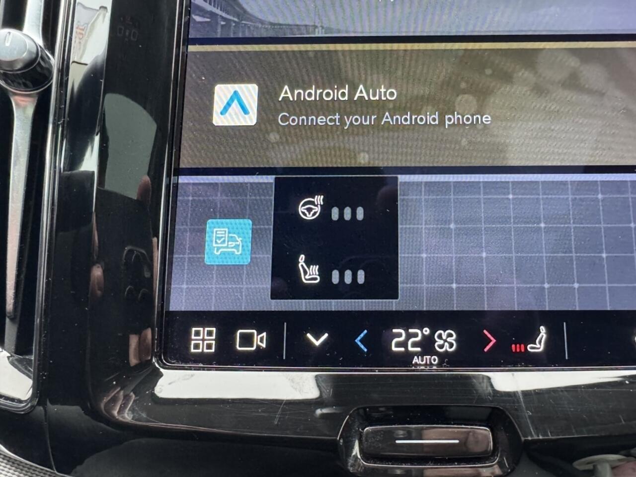 Volvo XC60 R Design Recharge Plug-In Hybrid AWD