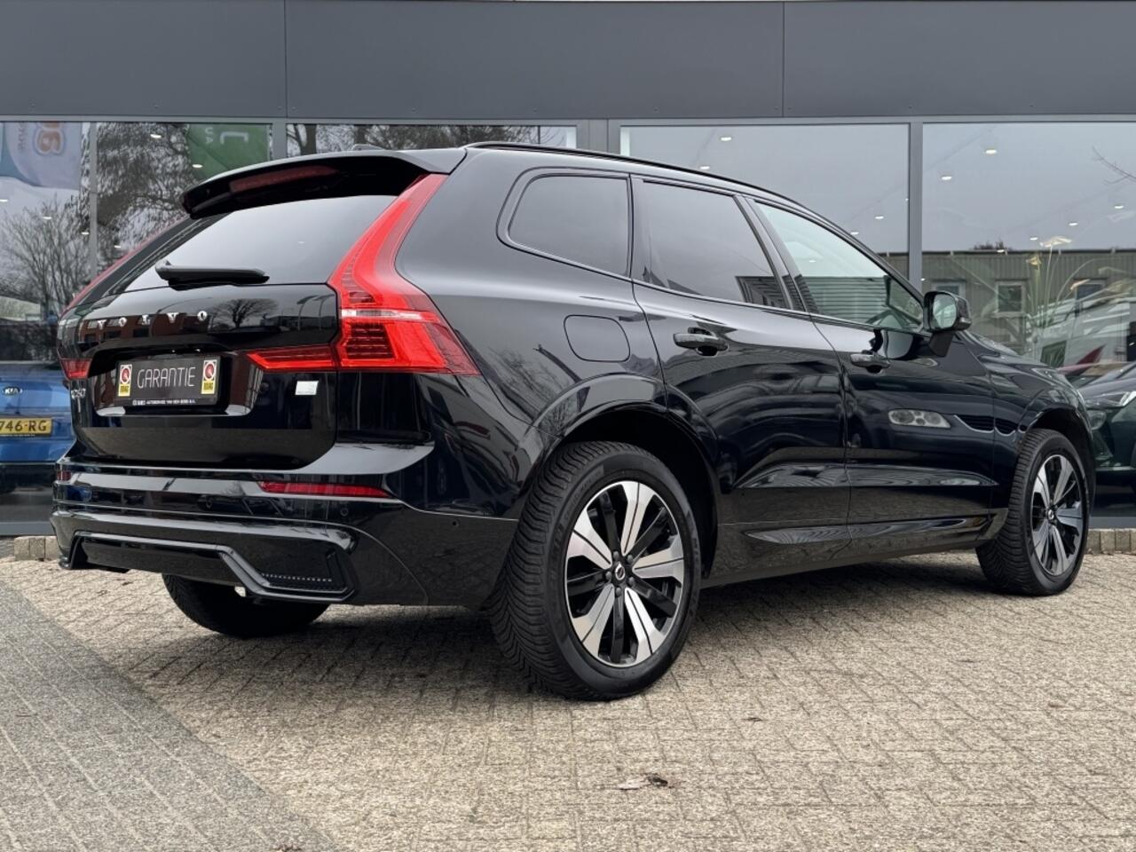 Volvo XC60 R Design Recharge Plug-In Hybrid AWD