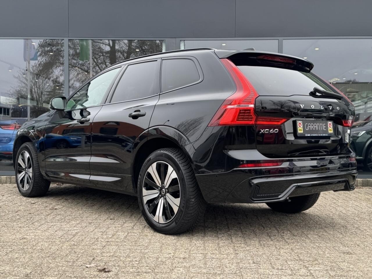 Volvo XC60 R Design Recharge Plug-In Hybrid AWD