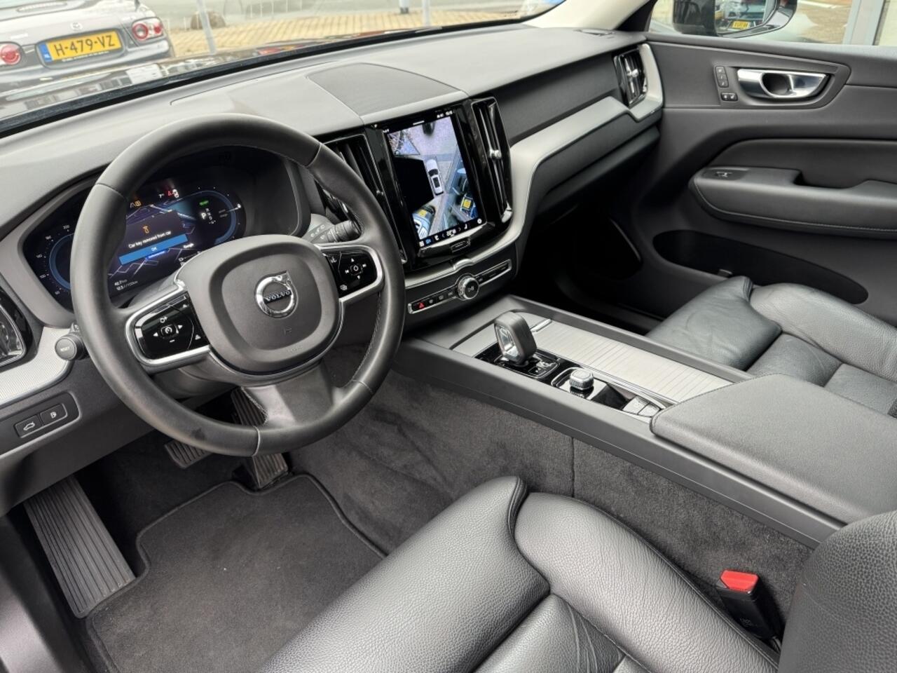 Volvo XC60 R Design Recharge Plug-In Hybrid AWD