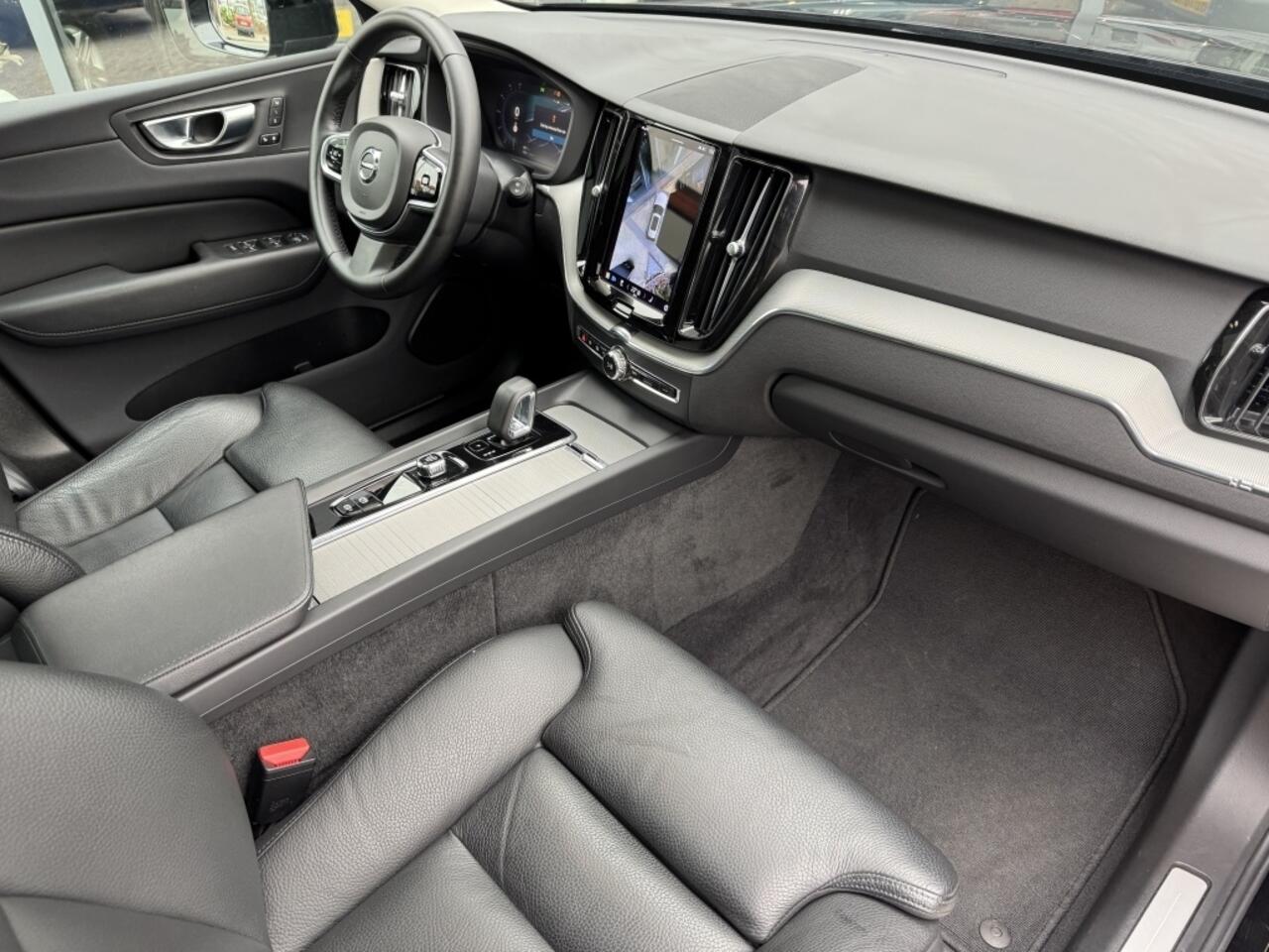 Volvo XC60 R Design Recharge Plug-In Hybrid AWD