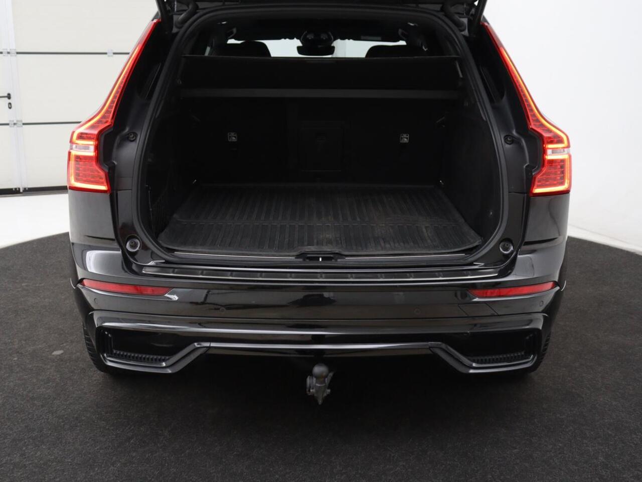 Volvo XC60 2.0 T6 Plug-in hybrid AWD R-Design | Panoramadak | Trekhaak| Stoelverwarming | Camera | Adaptive cruise | Half leder | Carplay | Memory | Navigatie | Keyless | Facelift Model | PHEV
