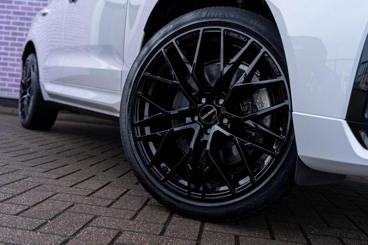 Volvo XC60 2.0 T6 Plug-in hybrid AWD R-Design | Google | Long Rang | Elektrische Stoelverstelling | Adaptieve Cruise Control | Stoel-/Stuurverwarming | Massagestoelen | Schuif-/Kanteldak | Parkeercamera | Head-Up Display | Parkeerverwarming | Keyless Entry | Lederen