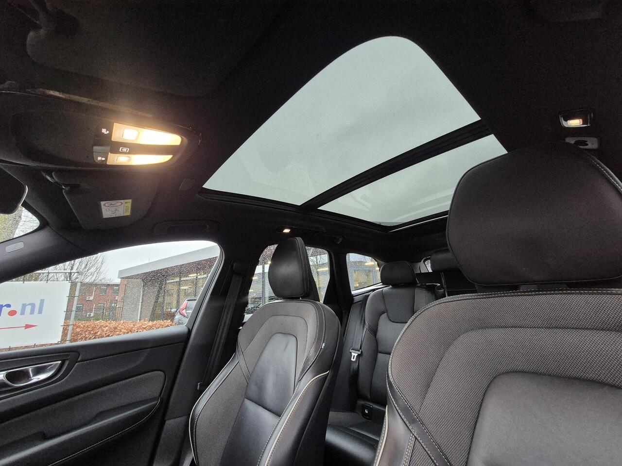 Volvo XC60 2.0 T6 Plug-in hybrid AWD Plus Dark R-Design Panodak/Camera/Memory etc.