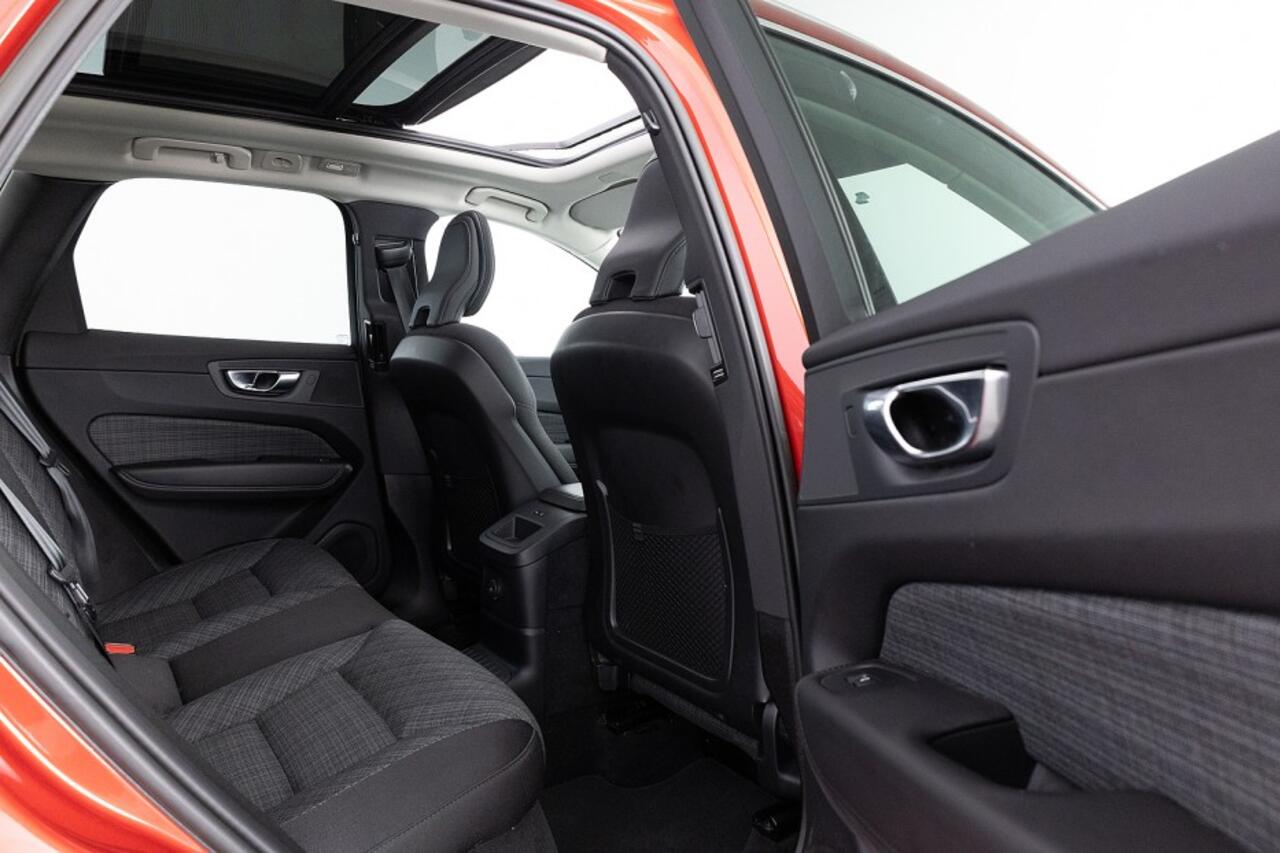 Volvo XC60 2.0 T6 Plug-in hybrid AWD Inscription Expression | PANORAMADAK | CAMERA | NAVI | ECC .