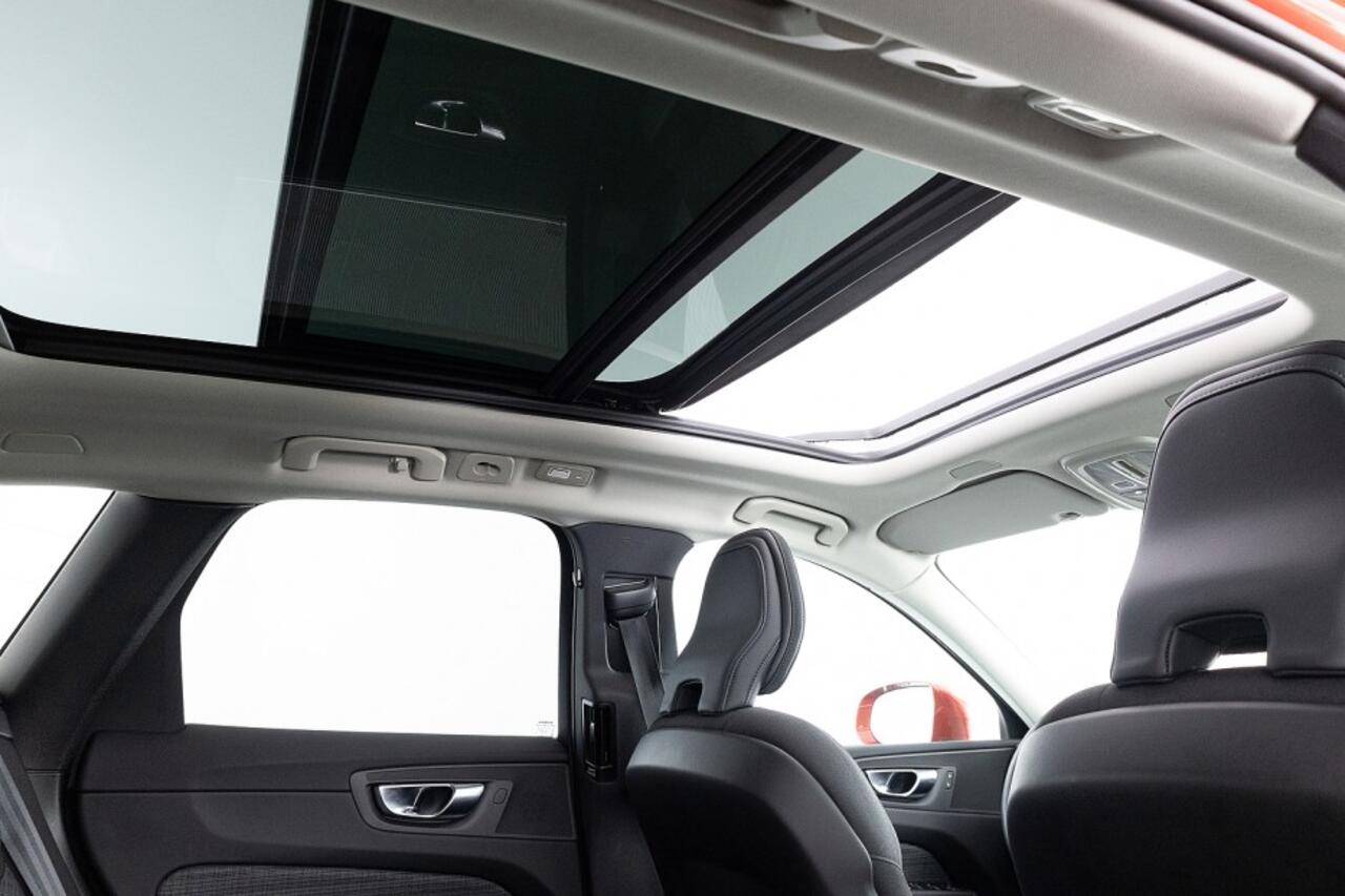 Volvo XC60 2.0 T6 Plug-in hybrid AWD Inscription Expression | PANORAMADAK | CAMERA | NAVI | ECC .