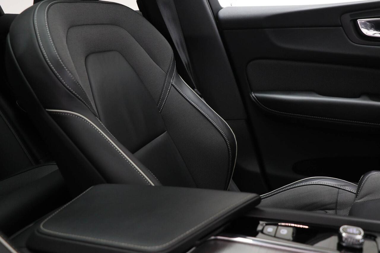 Volvo XC60 2.0 T6 Plug-in hybrid AWD Plus Dark | LIGHTNING PACK | FULL LED | PANORAMADAK | DAB | APPLE | CAMERA