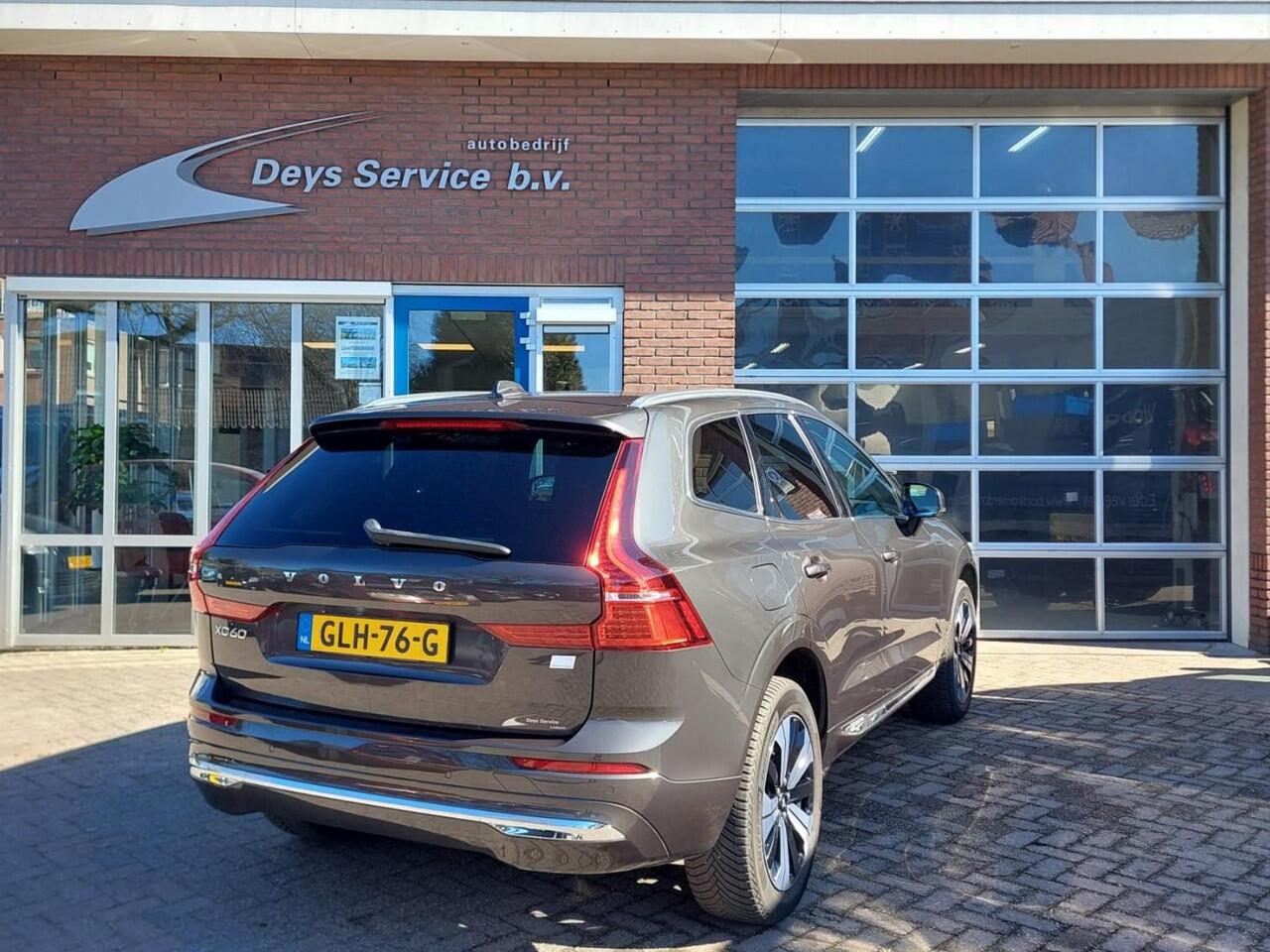 Volvo XC60 2.0 T6 Plug-in Hybrid AWD Core Bright | Adaptive Cruise | Clima | Apple/Android | Stoel+stuurverw. | Glazen schuifdak | Etc.