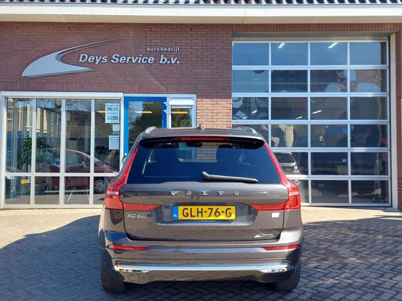 Volvo XC60 2.0 T6 Plug-in Hybrid AWD Core Bright | Adaptive Cruise | Clima | Apple/Android | Stoel+stuurverw. | Glazen schuifdak | Etc.