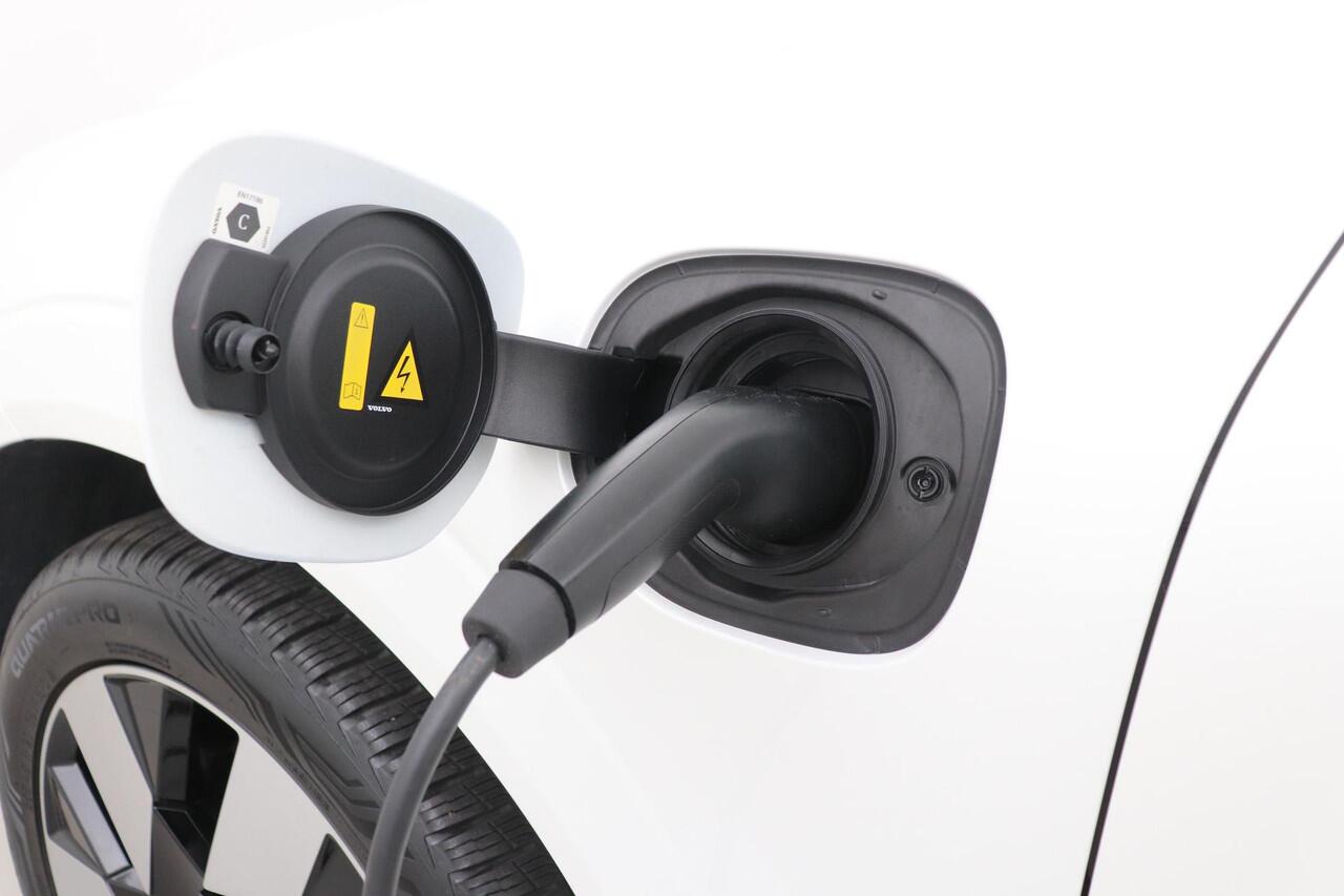 Volvo XC60 T6 Plug-in hybrid Bright | 20 Inch | Panoramadak | Camera | Keyless | Elek. Achterklep | Cruise Control