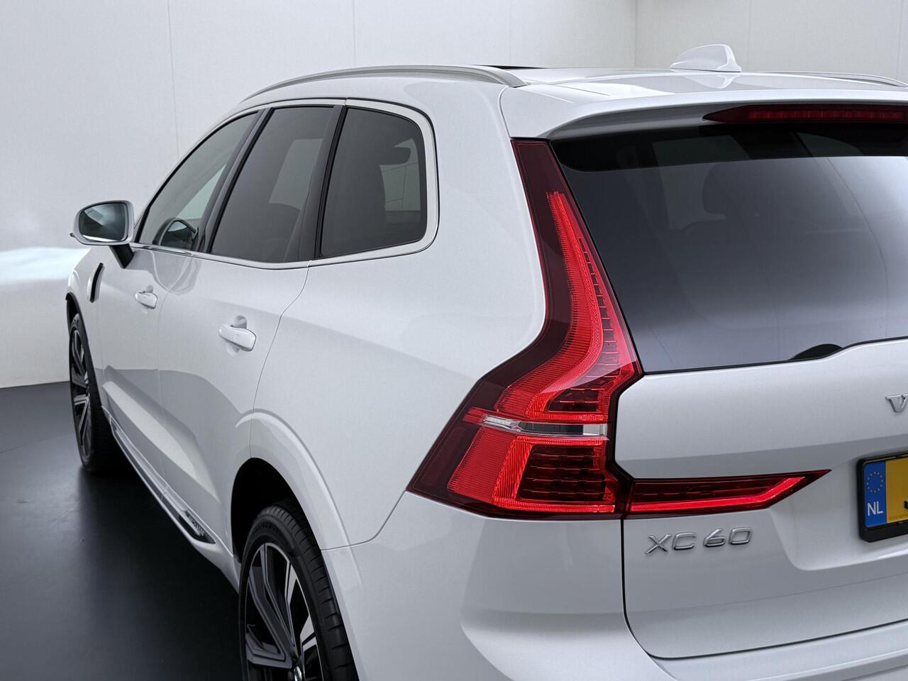 Volvo XC60 2.0 T6 Plug-in hybrid AWD Ultimate Bright 21inch/360Camera/Panodak/Leder/Headup etc