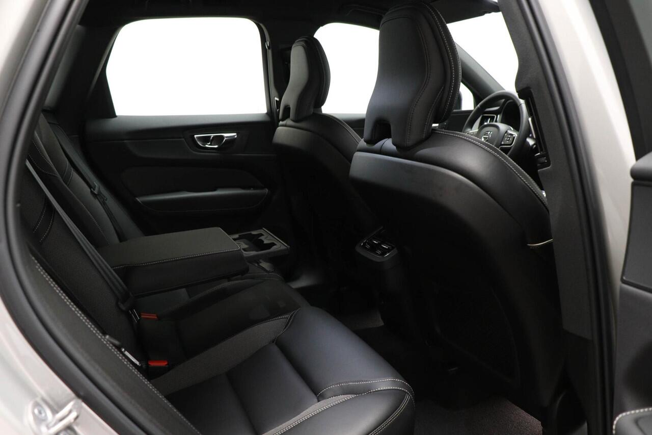 Volvo XC60 B4 Ultimate Dark | LEDER | STOELVERWARMING | DAB | APPLE | TREKHAAK