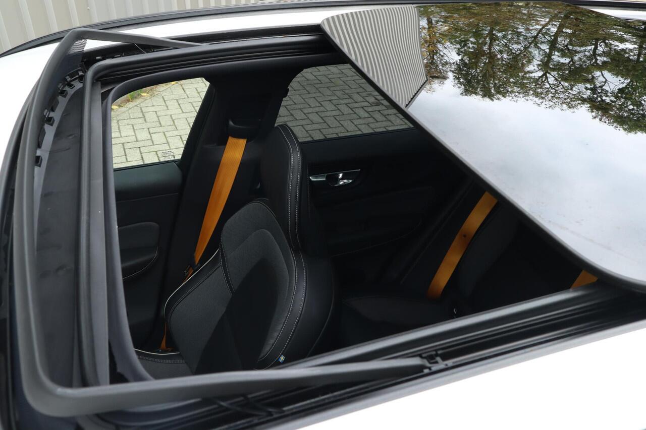 Volvo XC60 2.0 T8 Plug-in-hybrid AWD Polestar Engineered | 360-camera | Verstelbare schokdemping | Schuif/kanteldak | 22" velgen | BTW | Trekhaak |