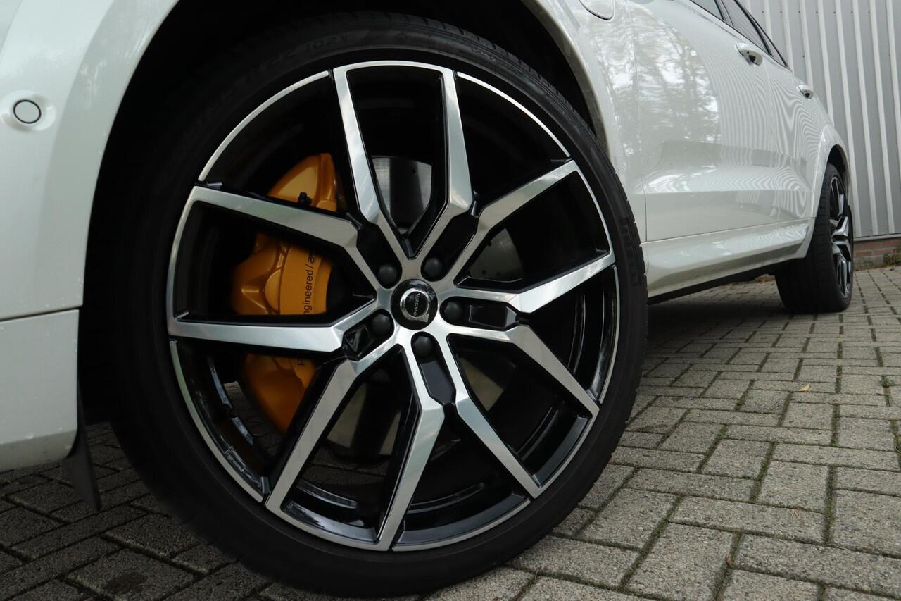 Volvo XC60 2.0 T8 Plug-in-hybrid AWD Polestar Engineered | 360-camera | Verstelbare schokdemping | Schuif/kanteldak | 22" velgen | BTW | Trekhaak |