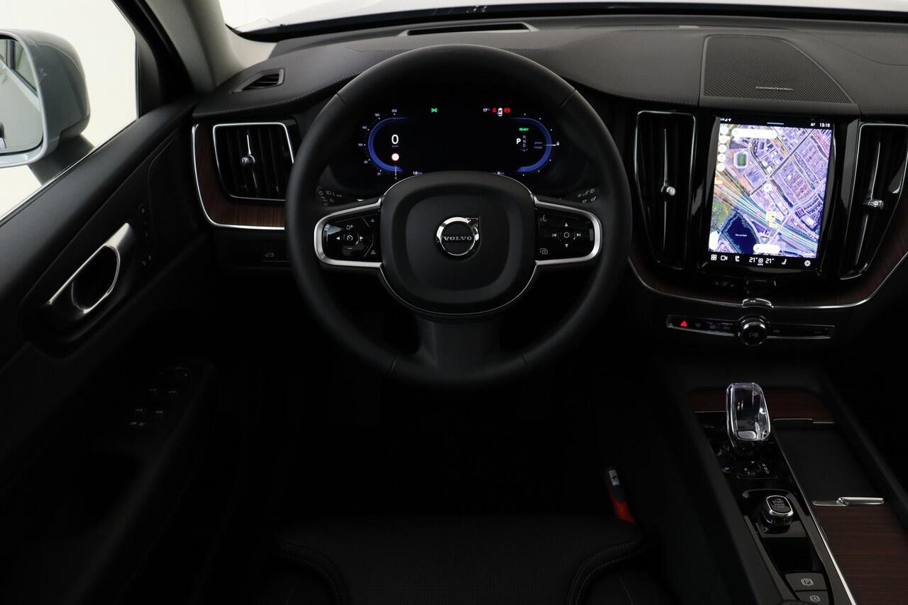 Volvo XC60 T6 PLUG-IN HYBRID AWD ULTIMATE BRIGHT -PANO.DAK|GEVENT.LEDER+MASSAGE|LUCHTVERING|TREKHAAK|360°CAM|HARMAN/KARDON