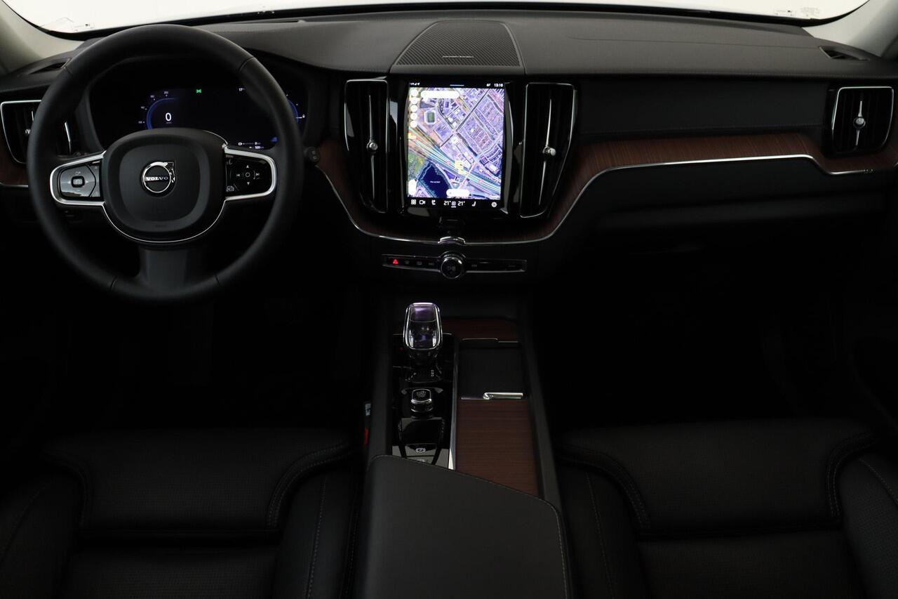 Volvo XC60 T6 PLUG-IN HYBRID AWD ULTIMATE BRIGHT -PANO.DAK|GEVENT.LEDER+MASSAGE|LUCHTVERING|TREKHAAK|360°CAM|HARMAN/KARDON