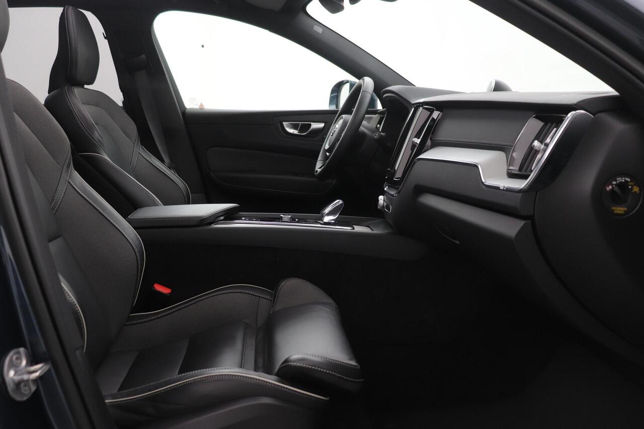 Volvo XC60 B5 AWD Ultimate Bright | Luchtvering | Bowers&Wilkins | Head-Up | 22 Inch | ACC | Panoramadak