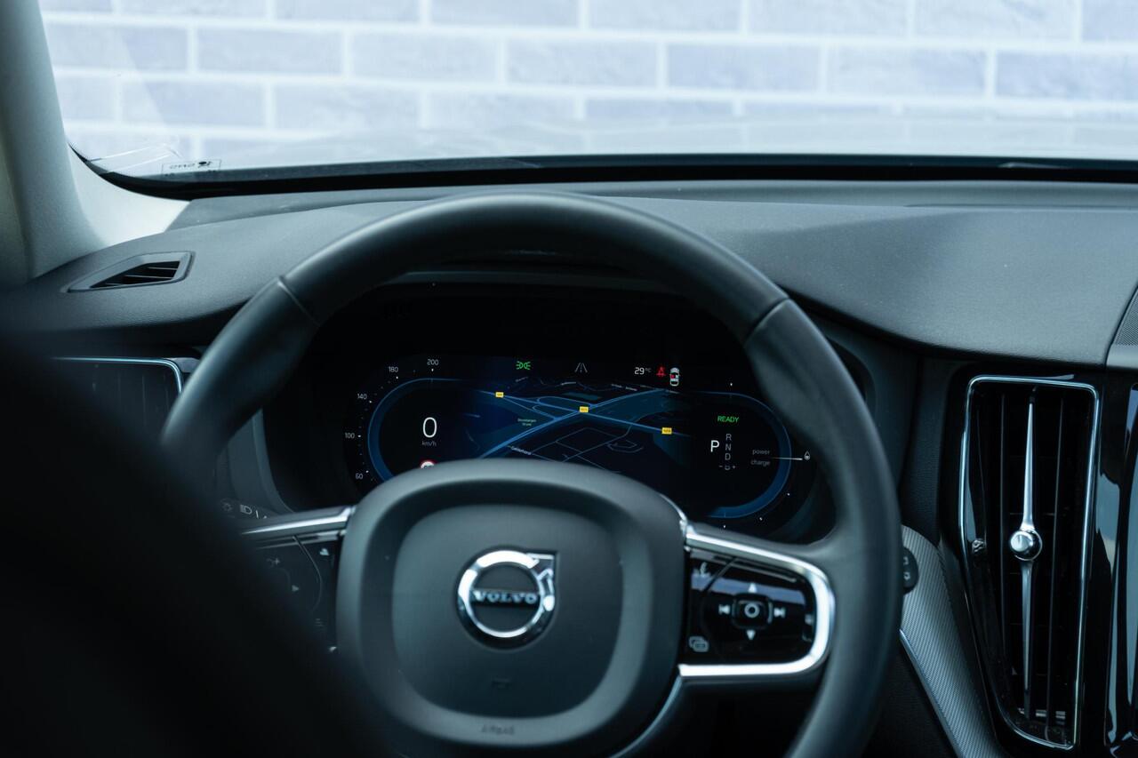 Volvo XC60 T6 Plug-in hybrid AWD Plus Bright | Long Range | Parkeerverwarming | Panoramadak | Lederen bekleding | Elektr. verst. stoelen |