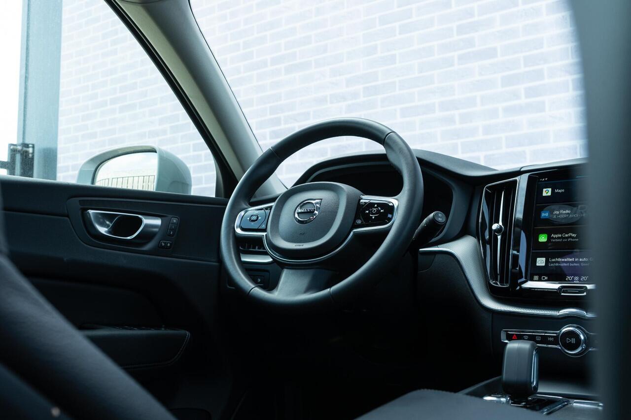 Volvo XC60 T6 Plug-in hybrid AWD Plus Bright | Long Range | Parkeerverwarming | Panoramadak | Lederen bekleding | Elektr. verst. stoelen |