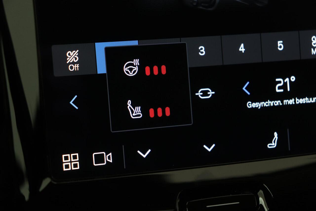 Volvo XC60 B4 Core | Stoel+Stuurverwarming | Camera | Voorruitverwarming | Keyless | Elektrische Achterklep | Getint Glas