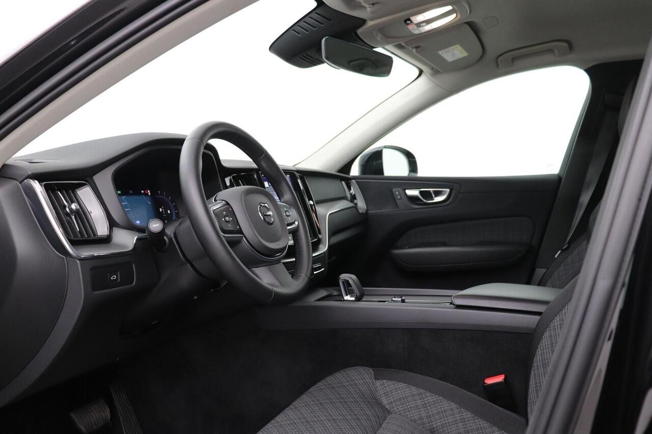 Volvo XC60 B4 Core | Stoel+Stuurverwarming | Camera | Voorruitverwarming | Keyless | Elektrische Achterklep | Getint Glas
