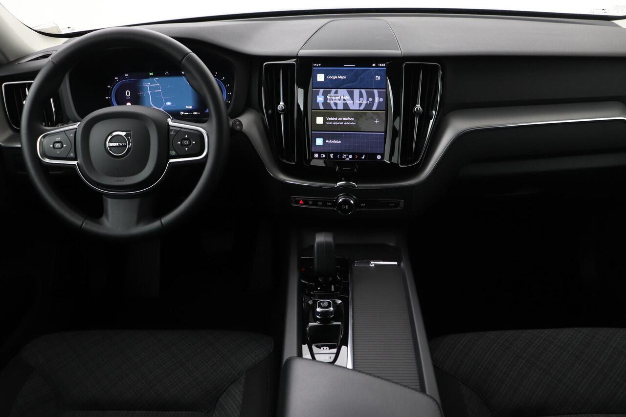 Volvo XC60 B4 Core | Stoel+Stuurverwarming | Camera | Voorruitverwarming | Keyless | Elektrische Achterklep | Getint Glas