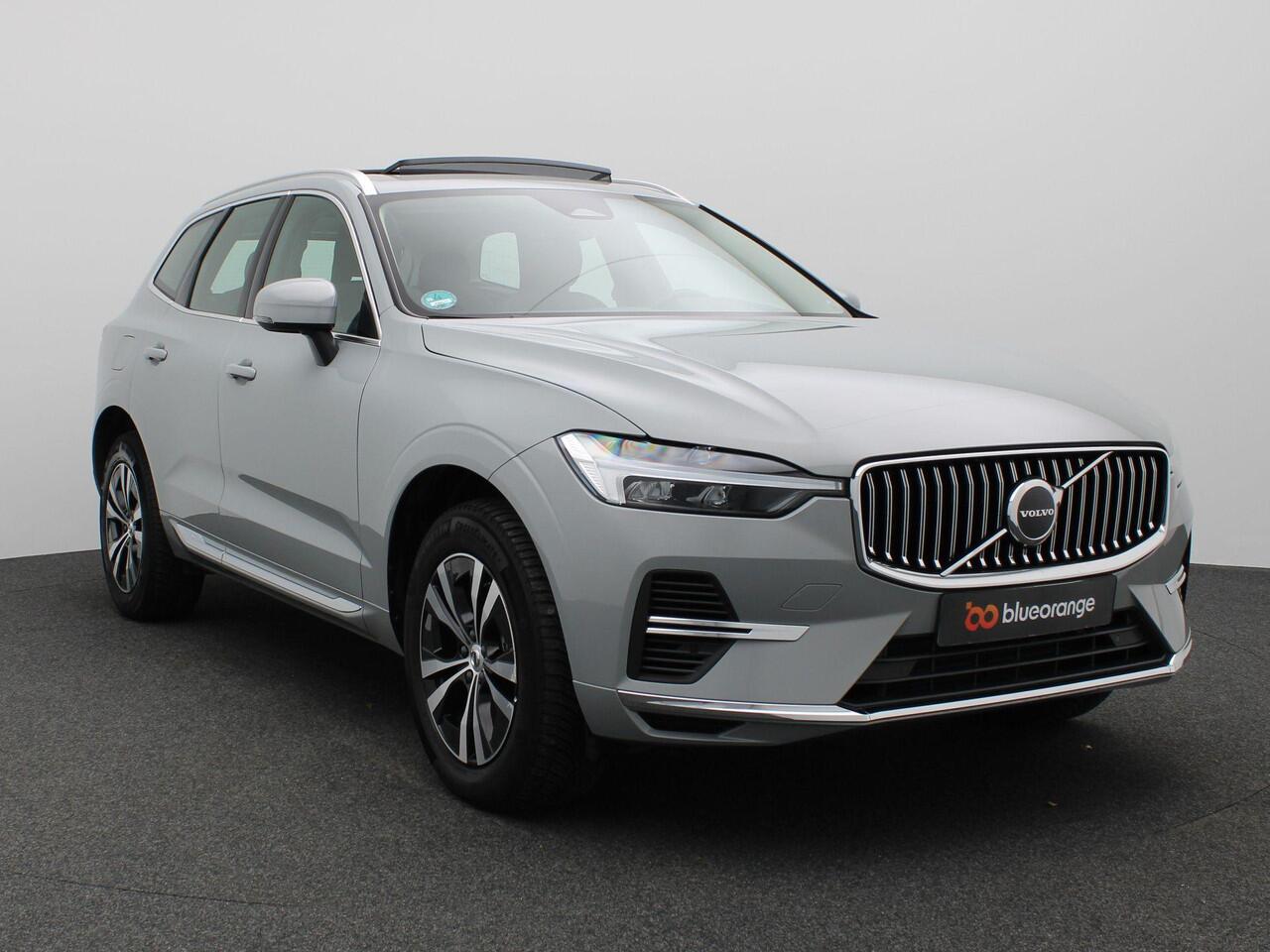 Volvo XC60 2.0 T6 Plug-in hybrid AWD Core Bright 350PK Aut. Pano-Schuifdak, SOH 98%, Trekhaak, Achteruitrijcamera, Adaptieve Cruise Controle, LED Verlichting, Keyless, 18" LM Velgen