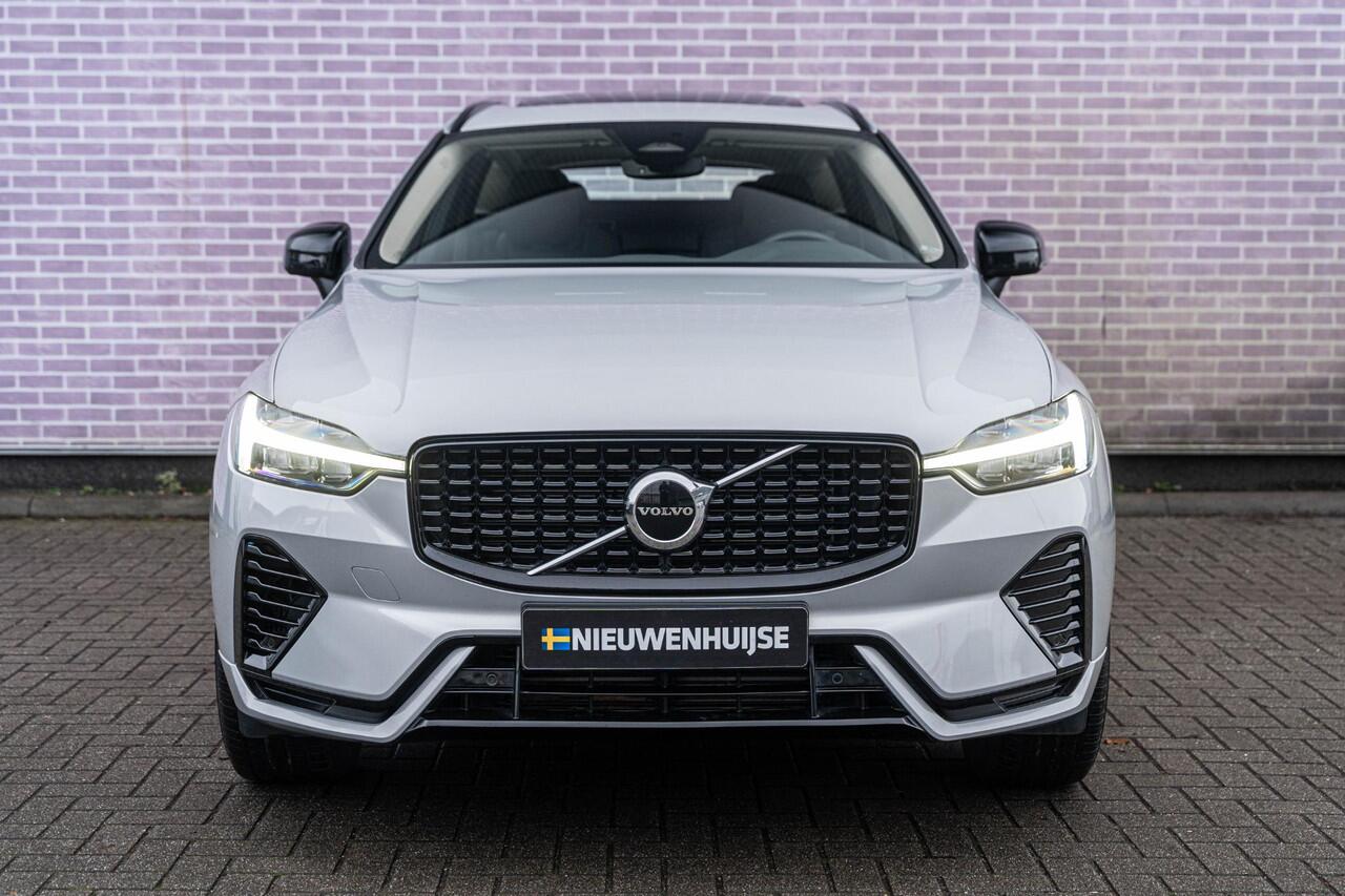 Volvo XC60 2.0 T6 Plug-in hybrid AWD Plus Dark | Google | Long Range | Schuif-/Kanteldak | Camera | Trekhaak | Adaptieve Cruise Control | Lederen Bekleding | Elek. Stoelen | Stoelverwarming Voor + Achter | Zitverlenging | Stuurverwarming | Memory | 19" LM